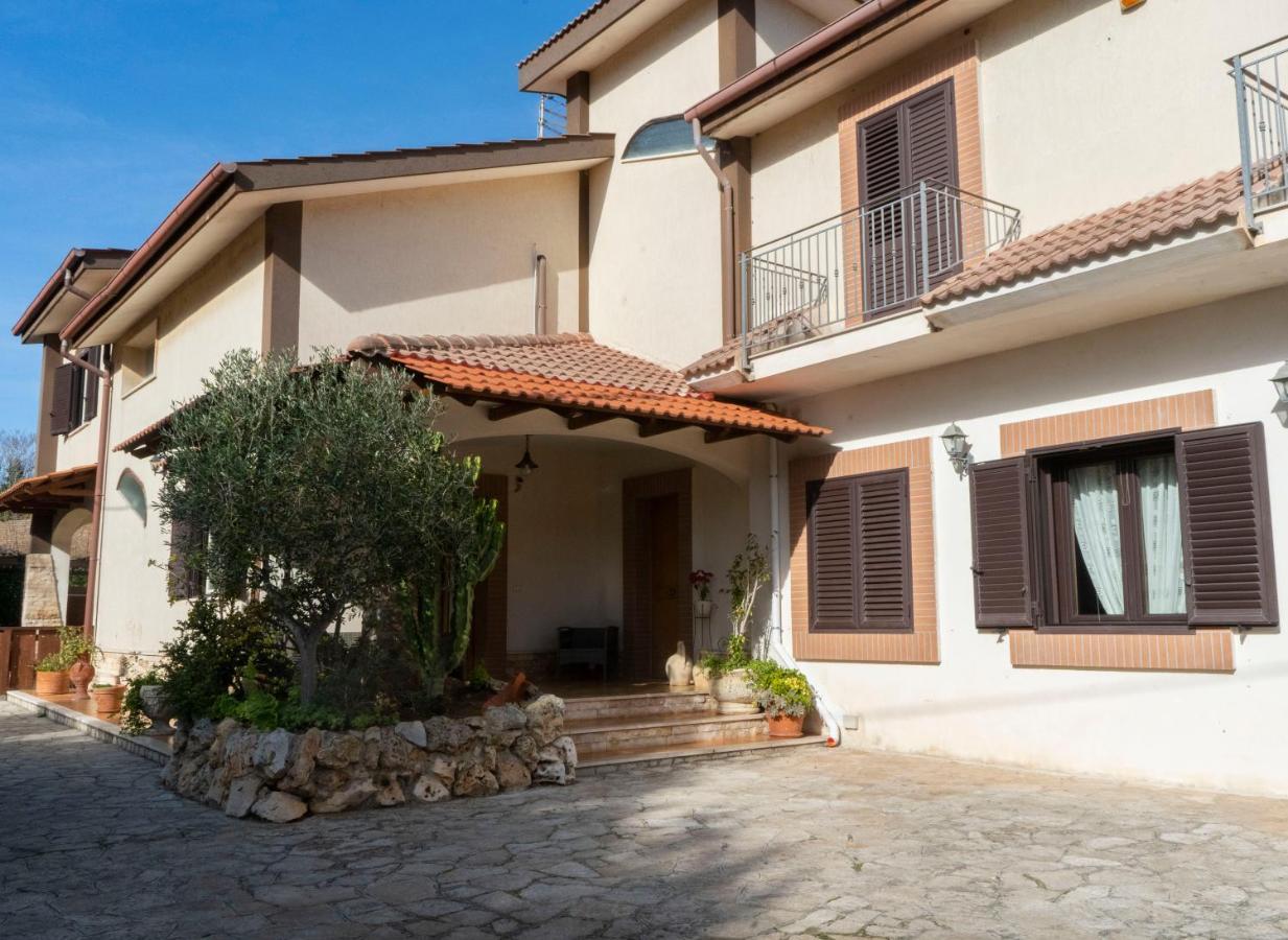 Villa Lina Bed&Breakfast Taranto Esterno foto