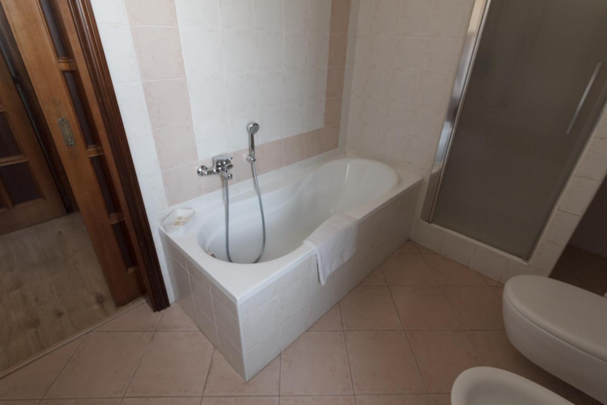 Villa Lina Bed&Breakfast Taranto Esterno foto